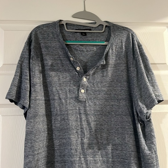 Michael Kors short sleeve T-shirt half button for that sexy look - Picture 2 of 4